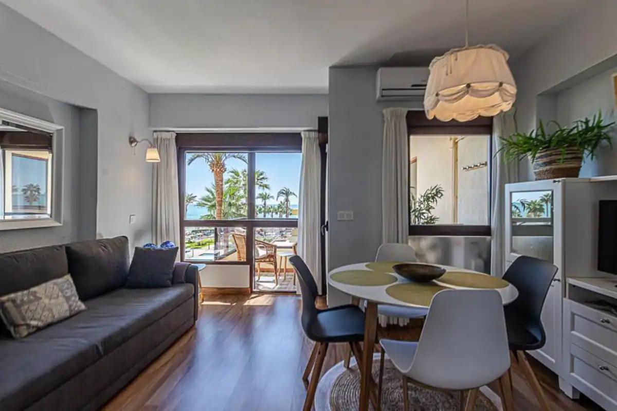 Encantador Apartamento En Primera Linea De Playa Benalmádena Exterior foto