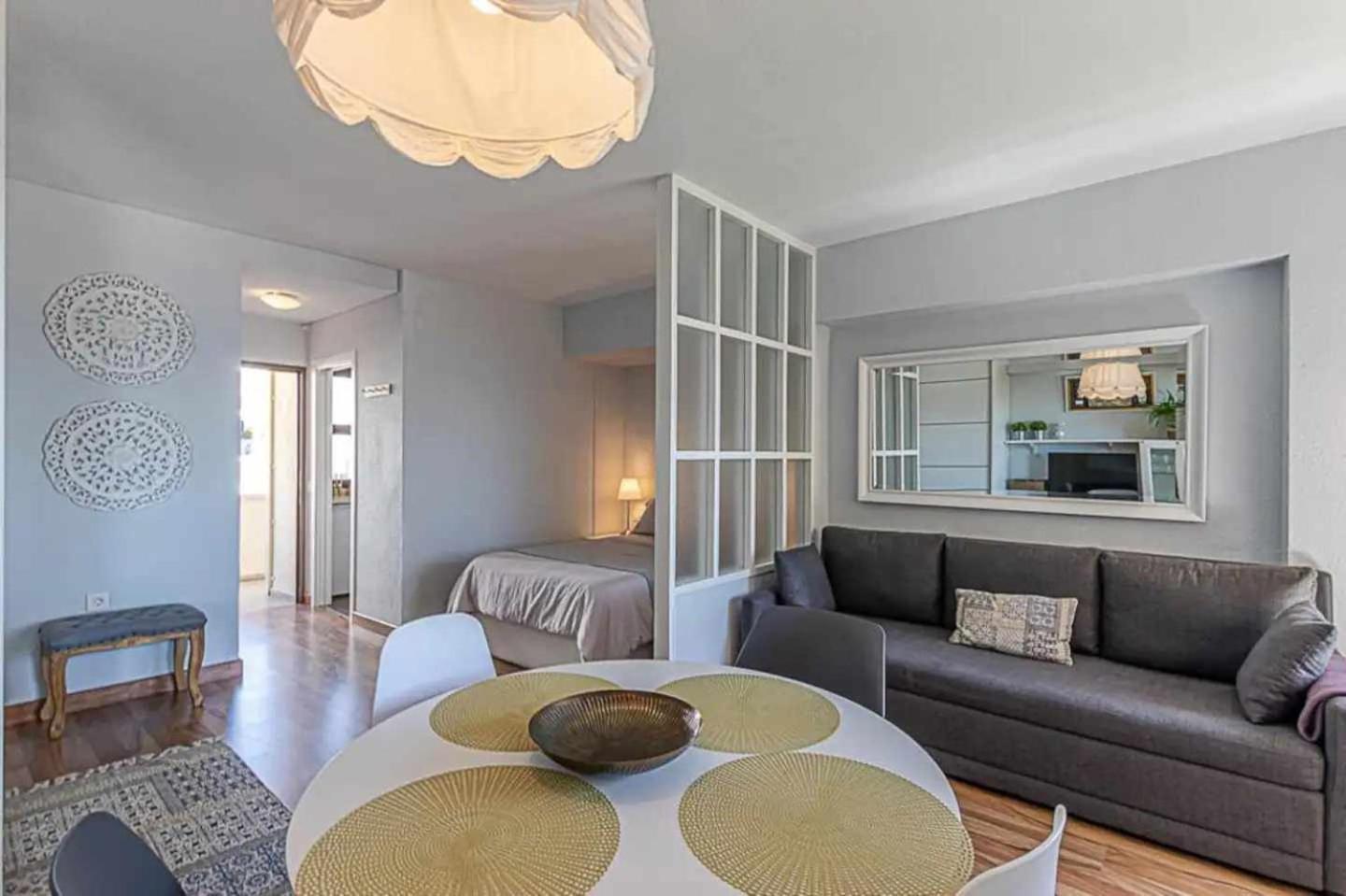 Encantador Apartamento En Primera Linea De Playa Benalmádena Exterior foto