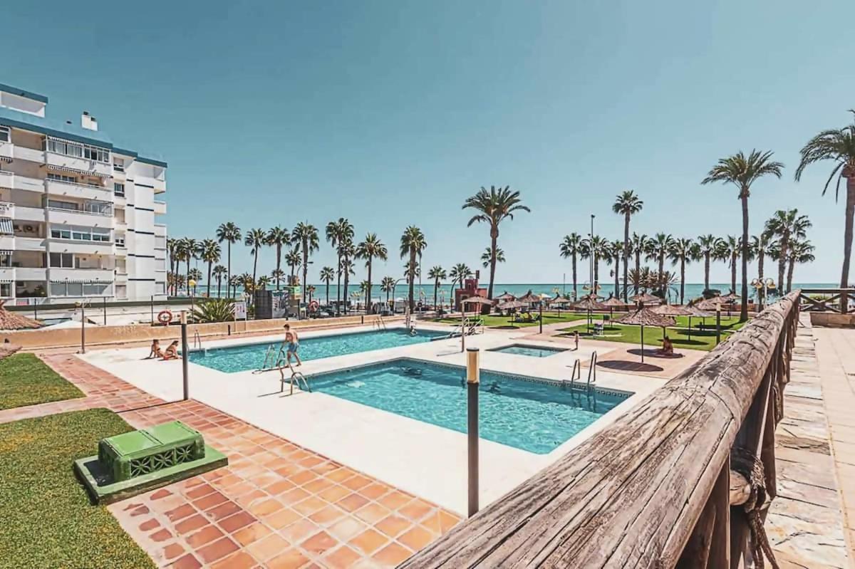 Encantador Apartamento En Primera Linea De Playa Benalmádena Exterior foto